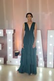 Buscaba un vestido para la graduacion de mi hija, muy flaka y muy alta y este fue perfecto, las descripciones son exactas, mu buena calidad del material y envio rapido, ademas de buena comunicacion con la tienda.
Gracias. - Nestor C.