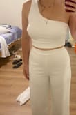 Beautiful set! 
It is a little bit long but the top fits perfectly. - Tahel S.