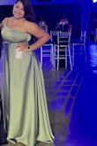 Hermoso vestido, el color es bello y unico.
Excellent quality, the color is beautiful and unique. - Andrea S.