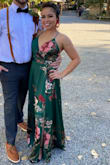 I loved the dress, everyone at the party complimented me, but I had to cut a piece before I use because I'm small hahahah but it's perfect, the outer fabric is soft and the inner fabric is also a little darker in person than in the photos on the website , but I loved the dress and it looks perfect in photos too. I used it with red accessories and they turned out great and I used the bow backwards instead of forwards like in the photo model. - Isabela M.