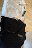 Both tops came looking like complete raisins. So wrinkled. Wasn't expecting to have to iron two brand-new tops minutes after arriving - Lemor E.