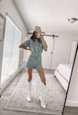 This romper is super cute! Love the wash and you can either dress it up or down. - Diana G.