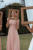 Muy lindo vestido, arma muy bien, lo único que no estuvo bien fue que la avertura de la pierna estaba como con un montaje raro. se alzaba un poco la tela, pero casi no se percibía. - MISHEL L.