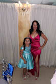 Tuve muchisimos elogios por este vestido, es super fino para un evento de noche. e El color hermosisimo. Me encanta Lulus. - Evelyn G.