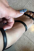 Muy apretadas al cerrar el zipper y no puedo caminar. Con ellas asi

Lulus Employee Translation: "Very tight when closing the zipper and I can't walk. with them like this" - Mayra P.