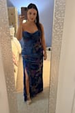 It is a bit long, the rest is perfect, the zipper is delicate. The fabric is perfect for fall. - Ximena G.