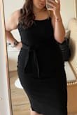 I love the material its thick! Very nice dress and very flattering - Vikiana H.