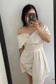 el Vestido es muy hermoso igual ala. Foto la tela es muy cómoda sin duda - Edna C.