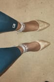The shoes are pretty. They are true to size.
I remove a star because the ankle strap is poorly made and won't last long - Isabelle S.