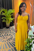 This is a great dress.
Fits true to size, for reference, I'm 1.61cm and weigh 75 kg.
The only adjustment I made was to cut it a little with the tailor cause it was long. - Sonia G.