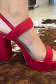 I love it, it's very comfortable and have a spectacular color - Ailen L.