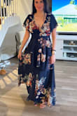 I felt so feminine and pretty in this dress. It was perfect for our family pictures. I would highly recommend this dress to anyone. The material felt like good quality, and the color was perfect. Fall/Winter vibes - Laura V.