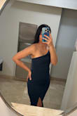 Simple and elegant. I'm not really fond of green but I decided to try it and loved it. - Victoria P.