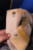 Llegó con un broche faltante , todo lo demás es muy bonito y el tamaño me queda bien, solo el broche me pone triste tuve que agregarle un broche para improvisar 9. - Carla P.