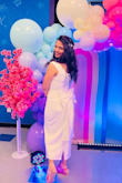 Fits perfectly. Wore it for my kid's unicorn theme birthday party. And everyone was saying I looked like the birthday girl - Anjali B.