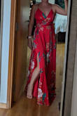 Looks great, color is outstanding - long, fitted, slit not too high. Only reason its not 5* is the bust area, Im a 34C and don't fill it, it's loose/baggy but I think I manage it with the right bar/filler - Elise R.