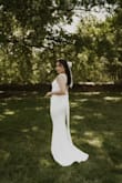 Received so may complimendt wearing this during my elopment. Made me look elegant, and classy. - Maria V.