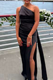 So elegant. Perfect fit. I didn't need to make any adjustments and I felt beautiful. - Josiane A.