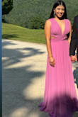The dress fit perfectly, the material was awesome, so elegant and fresh at the same time. I love it - Ale R.