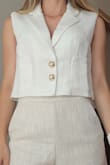 It fits very well; the quality is good and it's beautiful. - Janaina