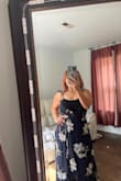 Es muy destapado de enfrente y es una locura tratar de amarrar los cordones 
Nada lo que yo esperaba
Este vestido no es adecuado para un cuerpo normal - Bernarda E.
