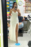 Material de muy buena calidad, el vestido me quedó casi perfecto, solo ajusté unos pequeños detalles. La lentejuela es muy bonita, así como todos los detalles. - Camila M.