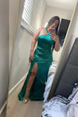 Compré este vestido en descuento y la verdad fue una buena desicion lo amé y lo amaron todo está en la actitud con que lleves las prendas me llegó súper rápido y excelente calidad - Mariaelizabeth S.