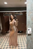 I loved it, I used it for a quinceañera and I received so many compliments.
Es hermoso, me encantó como me quedó, la gente me decía que estaba increíble mi vestido. No probárselo mucho porque puede soltar las lentejuelas. Solo me lo probé 1 vez y ya luego lo usé el día del evento. - Ariadna M.
