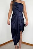 I love how it shapes the silhouette, the fabric is soft and pretty, but the bust part was a little big on me (I'm actually a small size) but the rest is perfect. - Victoria L.
