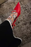 They look so cute but they hurt A LOT!! Had to change them after 1 hour. - Emiliana T.
