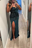 This fits true to size and I received so many compliments - Vanessa