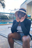 It's an okay top. Nothing special. Exactly what it looks like. But it can be paired and look nice - Maimouna D.