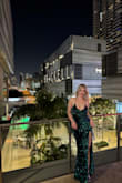 Was beautiful and fit perfectly. The fábric is amazing and the color green is great - Claudia B.