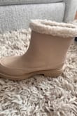 It looks good, the quality looks fine, not great. I didn't wear outside yet, I hope it works well - Brenda L.