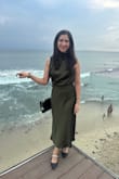 I loved the dress. I would recommend anyone with my height and weight to order S. The xs fits good but just a little tight. Anyway, it was a win. I really like it - Maria J.