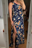 Good dress and quality, a little tight on the breasts, but other than that, great. - EP-013812 S.