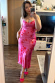 Gorgeous. I love it and got many compliments. - Dailiet