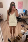 Fits perfectly. Straps are adjustable and stretchy - Isabelle S.