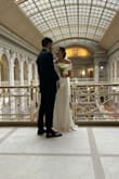 I'm in love with my wedding dress! My whole life, I thought I'd choose a completely different style, but when I tried this dress on, I fell in love! It conveys everything I wanted: elegance, modernity, and romance. The fabric is very comfortable and stretches a bit more; I chose a medium size! The accessories you use will elevate it even more! Oh, I almost forgot! If you're a woman who loves to dance, the design limits your ability to raise your arms! That wasn't my case! - Alejandra R.