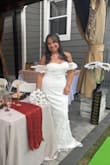 No tengo palabras para describir este hermoso vestido, su cálida , ajuste y precio, son maravillosos no pude conseguir el mejor vestido para mi boda . - Olga I.