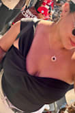 I wore this to go to the F1 , it was comfy and looked great - Alejandra A.