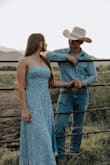 This fit great and will be perfect for engagement photos! - Mandy F.