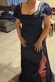 Esta muy bonito pero esta muy escotado y justo del pecho - Yazmin G.