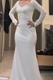 Beautiful dress.  Excelente tela, muy buena calidad, los detalles súper lindo. Queda perfecto, la talla es perfecta, se ajusta muy bien al cuerpo. me encantó - Carol M.