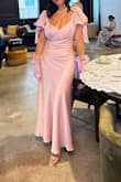 So feminine and cute, gorgeous dress. High quality fabric, shape feminine and flowy. - Yaima L.