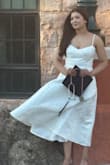 Good quality and fit. I used it for my graduation pictures. What a pretty dress - Johana M.