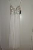 Amazing dress! As pictured. Was a little big on me, but I will tailor it to my own size as I am using it for my wedding, as a second (night) dress. - SynnÃ¶ve G.