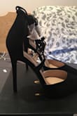 This shoe is gorgeous. I ordered a black one and it fits with every outfit! Totally recommend!! I ordered a size 8, but it has a little gap at the heel but I won't change the size. - Pim S.