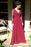 I was a bit nervous to order 7 dresses from Lulus to try on for my son's wedding, but my future daughter-in-law convinced me that I had nothing to lose to give Lulu's a try. I am happy to report that shopping with Lulus has been a delight! I am a picky person and wanted just the right dress. I could have been happy to wear all but one or two of the dresses. I have no complaints about this dress; it just wasn't "the one." Though I had wanted a long sleeve for the wedding in February, I felt absolutely stunning in the cut and deeper burgundy color of Picture Perfect. (Guess I will need to find a wrap now!) All the dresses I received fit well and were well-made, but Picture Perfect was the clear choice for me. Kudos to Lulus for such an incredible selection of quality gowns at great prices and with great customer service! - Laura R.