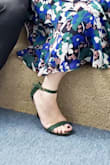 Muy lindo, elegante. Yo uso el tamaño 7 y compré 71/2 es perfecto. - Very cute, elegant. I use size 7 and I bought 71/2 it's perfect. - Manyuly A.
